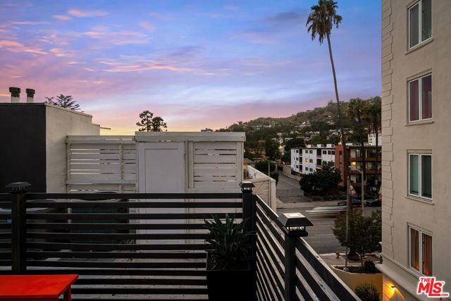 1412 N Crescent Heights Boulevard 203, West Hollywood, CA 90046