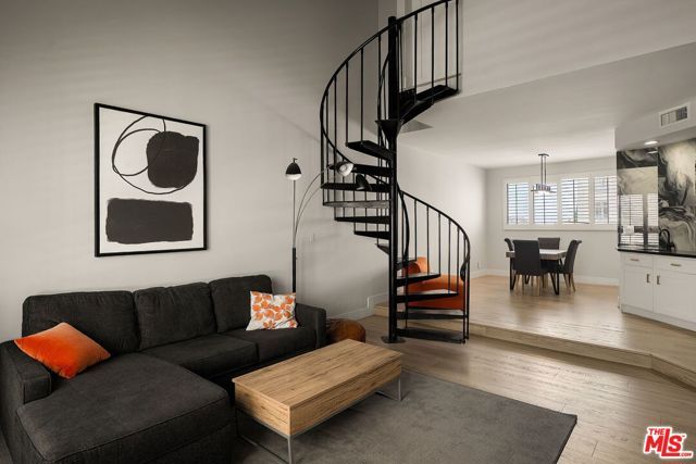 1412 N Crescent Heights Boulevard 203, West Hollywood, CA 90046