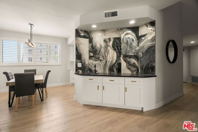 1412 N Crescent Heights Boulevard 203, West Hollywood, CA 90046