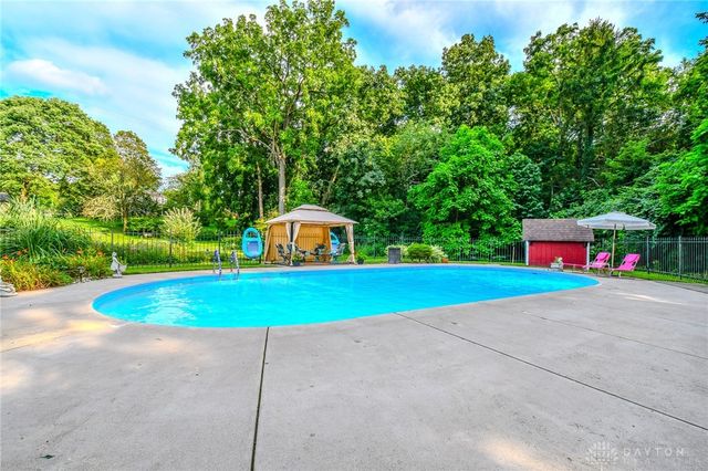256 E Rahn Road, Dayton, OH 45429
