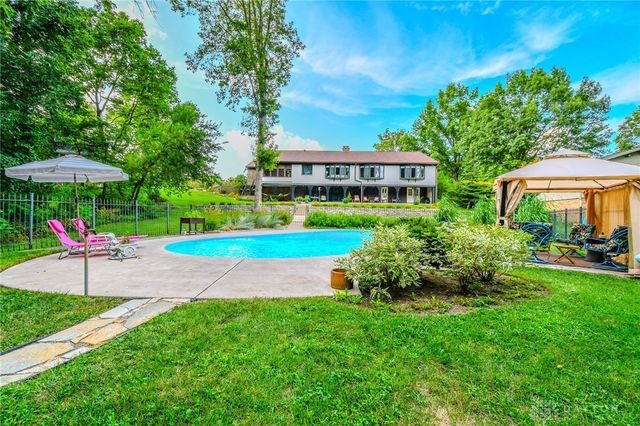 256 E Rahn Road, Dayton, OH 45429