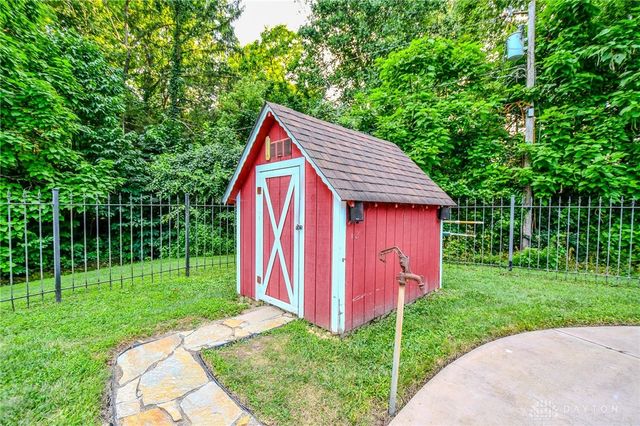 256 E Rahn Road, Dayton, OH 45429