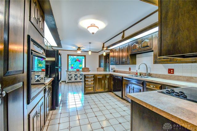 256 E Rahn Road, Dayton, OH 45429