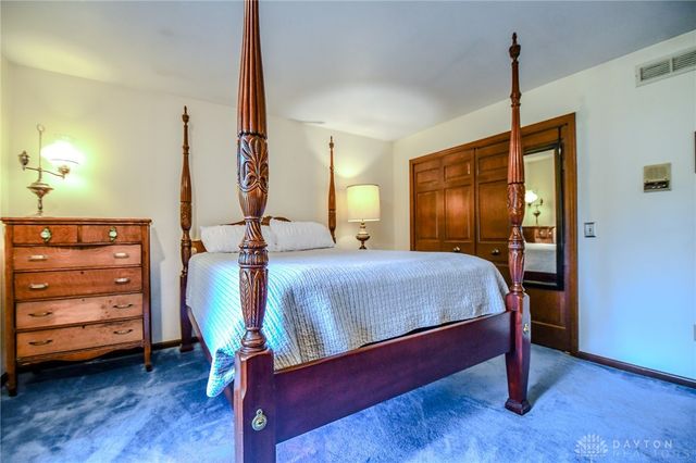 256 E Rahn Road, Dayton, OH 45429
