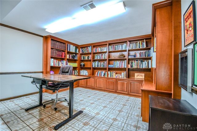 256 E Rahn Road, Dayton, OH 45429