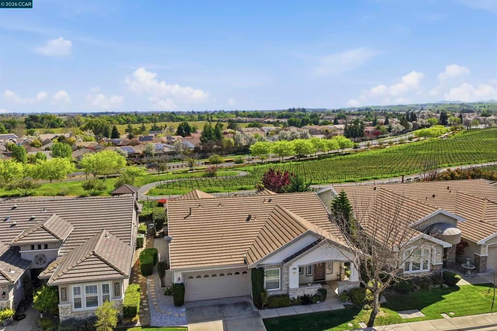 Image 38 of property listing at 1463 Bismarck Ln, Brentwood, CA 94513