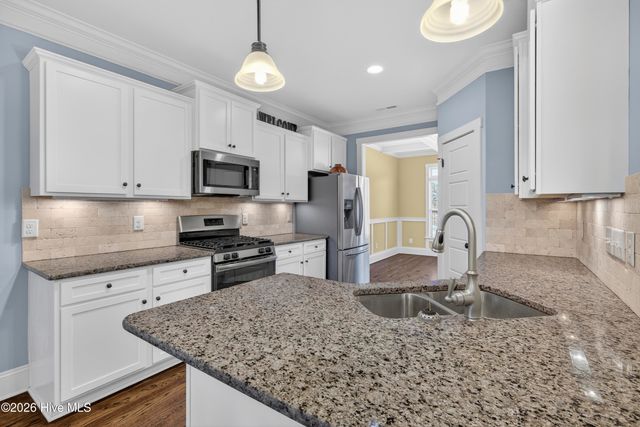 100 Yacht Basin Landing, Hampstead, NC 28443