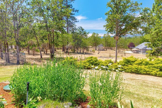 371 Castle Creek Road, Grants Pass, OR 97526