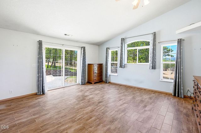 371 Castle Creek Road, Grants Pass, OR 97526