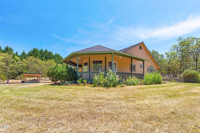 371 Castle Creek Road, Grants Pass, OR 97526