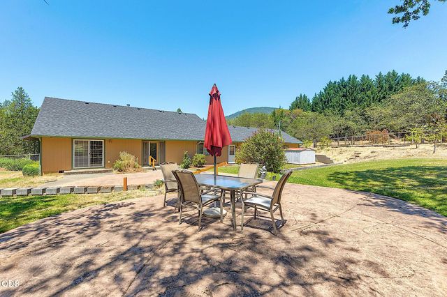 371 Castle Creek Road, Grants Pass, OR 97526
