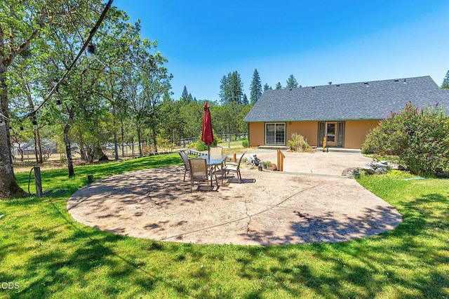 371 Castle Creek Road, Grants Pass, OR 97526