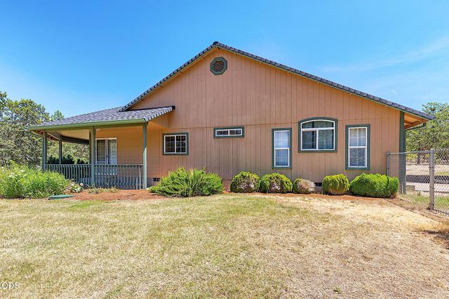 371 Castle Creek Road, Grants Pass, OR 97526