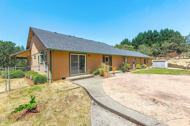 371 Castle Creek Road, Grants Pass, OR 97526