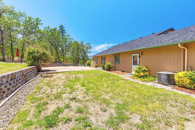 371 Castle Creek Road, Grants Pass, OR 97526