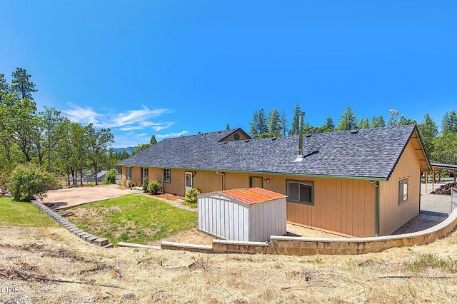 371 Castle Creek Road, Grants Pass, OR 97526