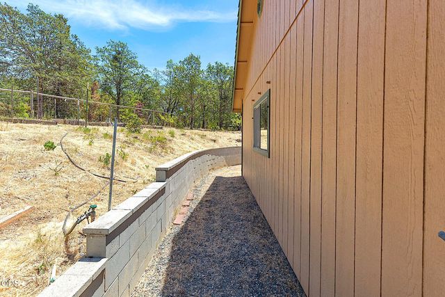 371 Castle Creek Road, Grants Pass, OR 97526