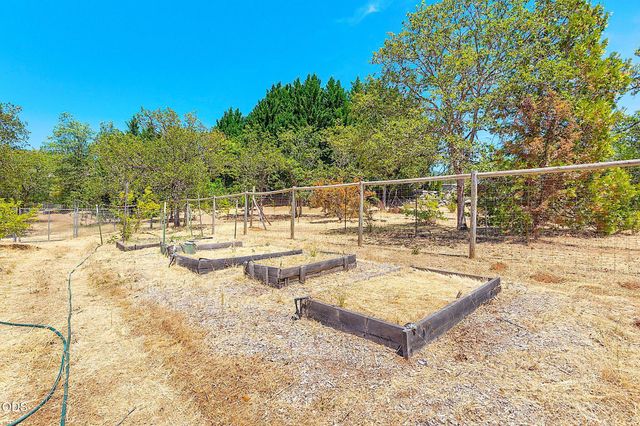 371 Castle Creek Road, Grants Pass, OR 97526