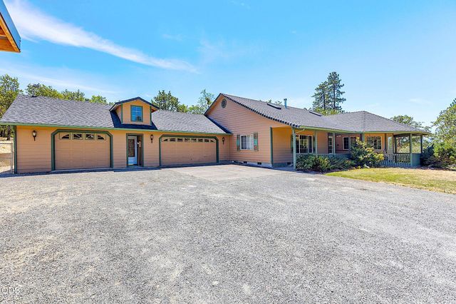 371 Castle Creek Road, Grants Pass, OR 97526