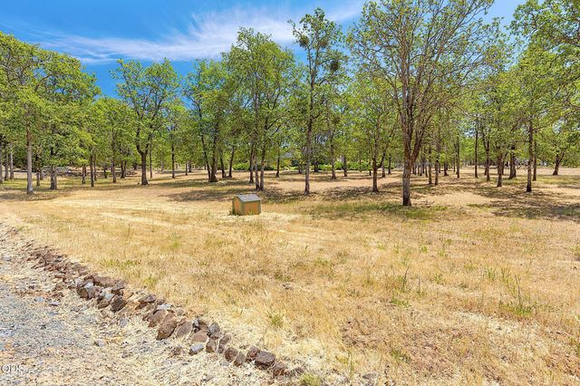 371 Castle Creek Road, Grants Pass, OR 97526