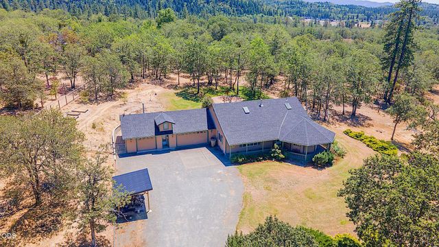 371 Castle Creek Road, Grants Pass, OR 97526