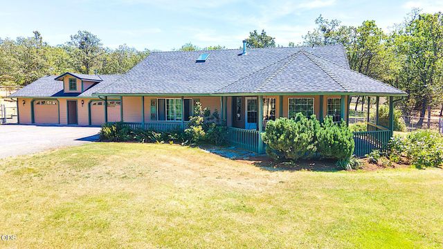 371 Castle Creek Road, Grants Pass, OR 97526