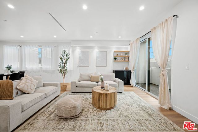 833 N Mccadden Place, Los Angeles, CA 90038