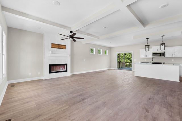 233 Lewis Grant Ln, Southside, TN 37171
