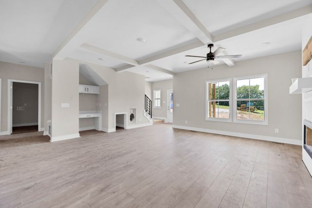233 Lewis Grant Ln, Southside, TN 37171