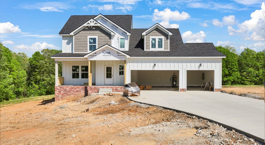 233 Lewis Grant Ln, Southside, TN 37171