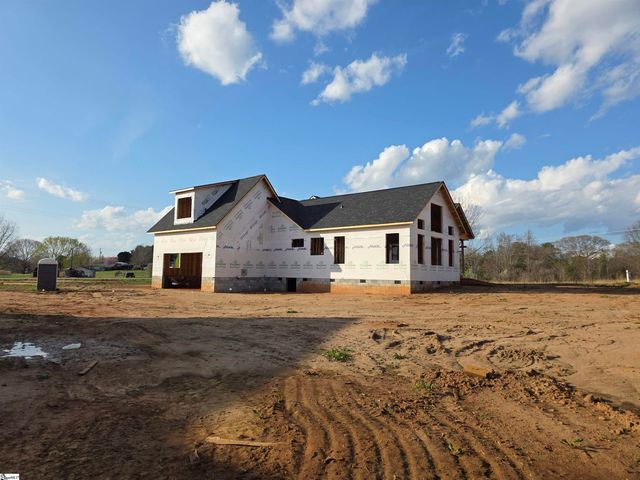994 Bumblebee Lane, Wellford, SC 29385