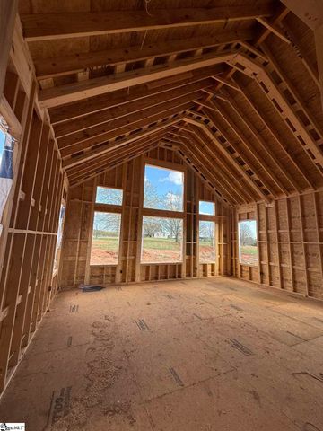 994 Bumblebee Lane, Wellford, SC 29385