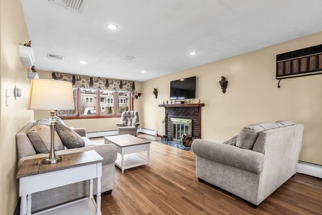 43 Englewood Avenue, Chelsea, MA 02150