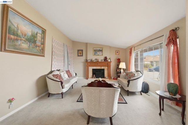 595 Caprice Ct, Morgan Hill, CA 95037