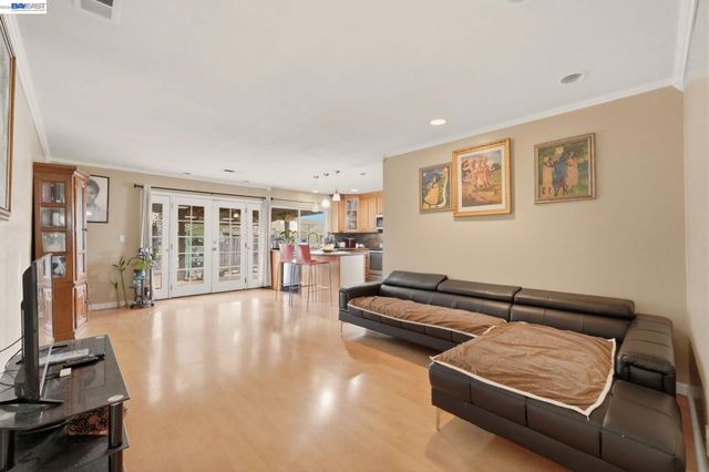 595 Caprice Ct, Morgan Hill, CA 95037