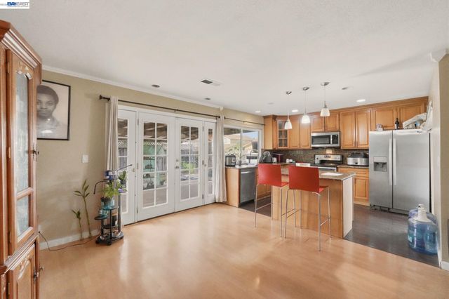 595 Caprice Ct, Morgan Hill, CA 95037