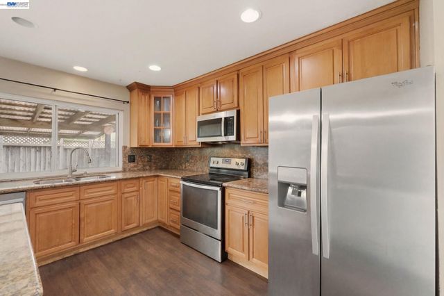 595 Caprice Ct, Morgan Hill, CA 95037