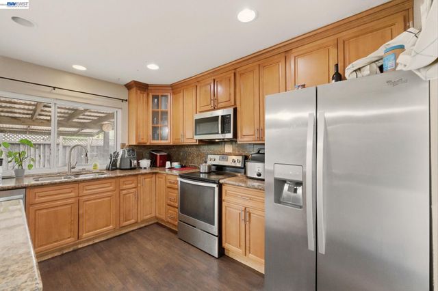 595 Caprice Ct, Morgan Hill, CA 95037