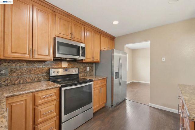 595 Caprice Ct, Morgan Hill, CA 95037