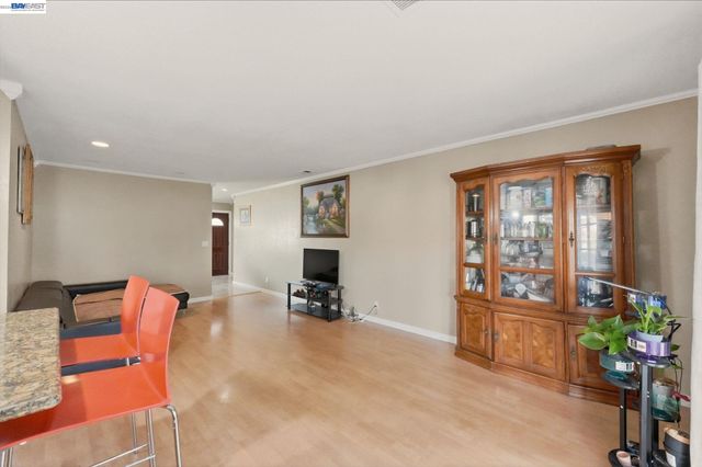 595 Caprice Ct, Morgan Hill, CA 95037