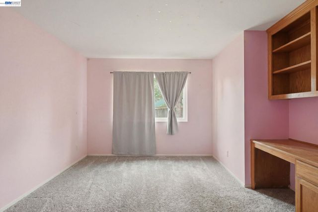 595 Caprice Ct, Morgan Hill, CA 95037