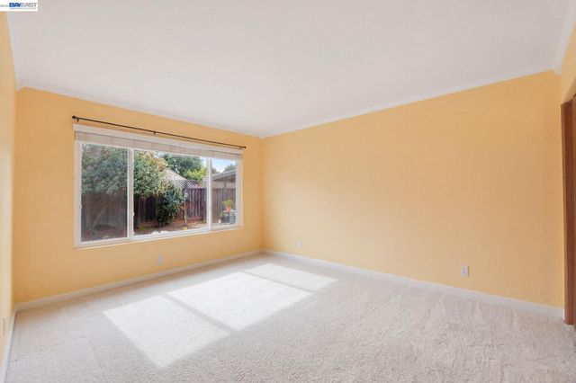 595 Caprice Ct, Morgan Hill, CA 95037