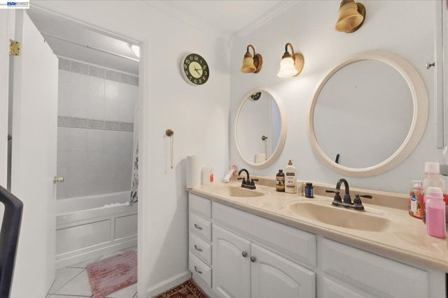 595 Caprice Ct, Morgan Hill, CA 95037