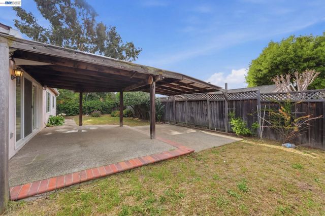 595 Caprice Ct, Morgan Hill, CA 95037