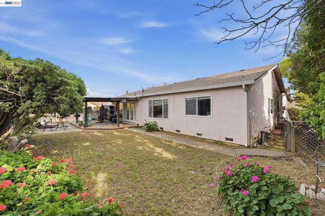 595 Caprice Ct, Morgan Hill, CA 95037