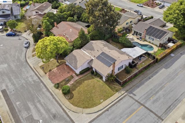 595 Caprice Ct, Morgan Hill, CA 95037