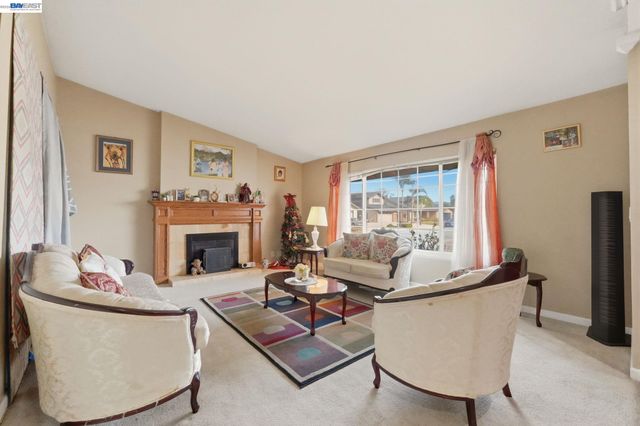 595 Caprice Ct, Morgan Hill, CA 95037