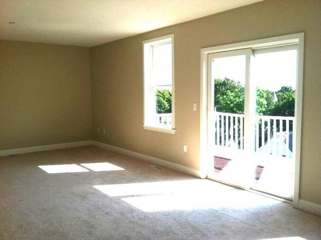 42 Church Street 19, Rockland, MA 02370