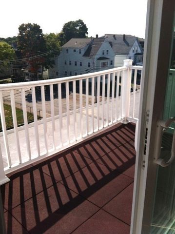 42 Church Street 19, Rockland, MA 02370
