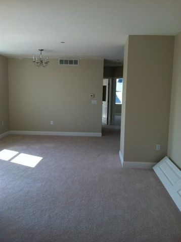42 Church Street 19, Rockland, MA 02370